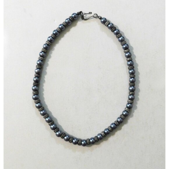 Vintage Gray Beaded Necklace Silver Accents Metal Hook Clasp 16 Inch - Picture 3 of 8